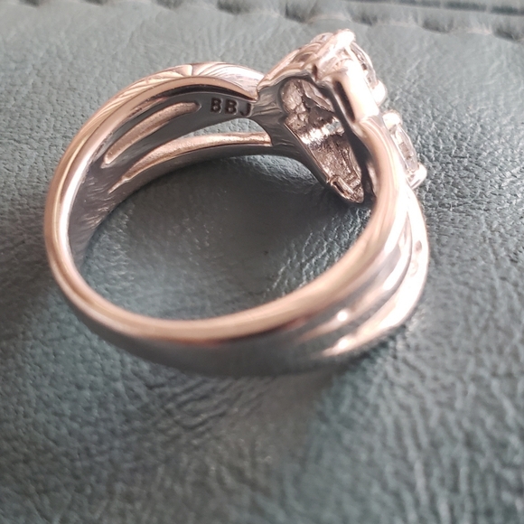 Moissanite Fire Crossover Band Ring - Picture 8 of 12